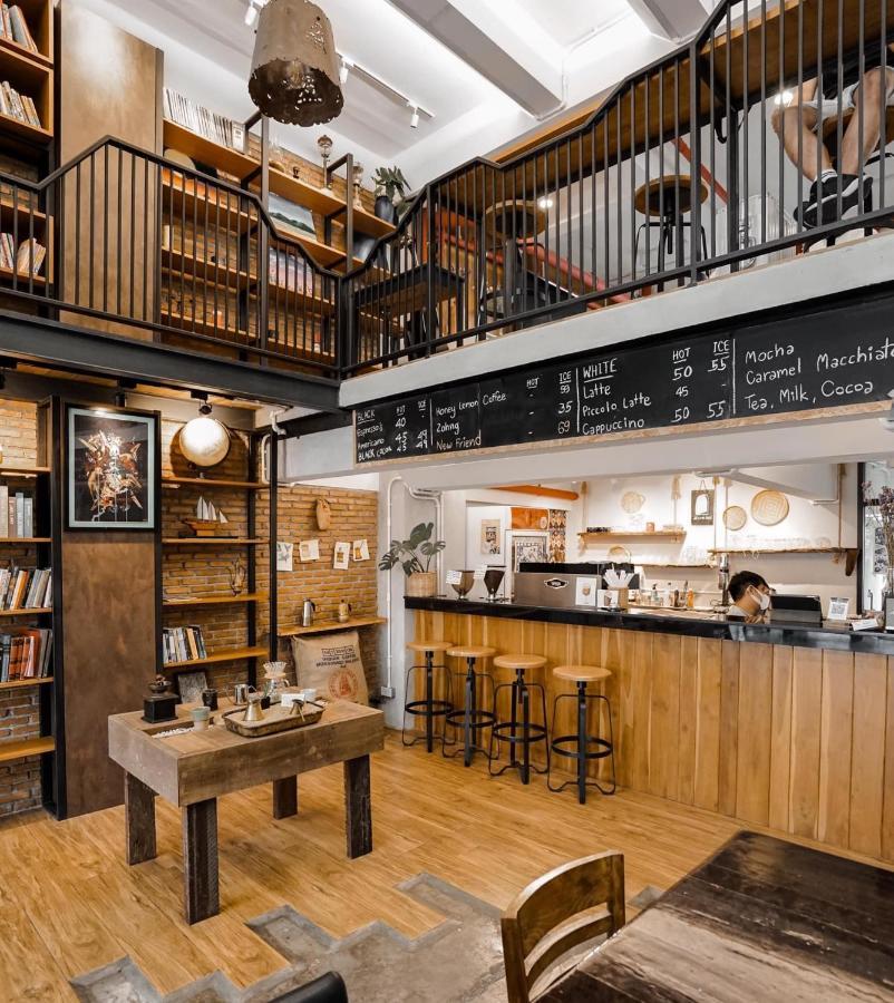 Albergue Hobnob (adults Only)
