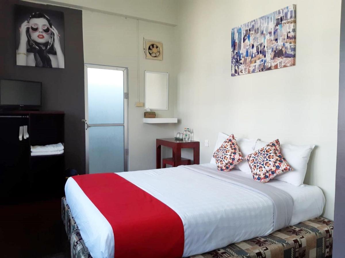 Born Hotel 2*