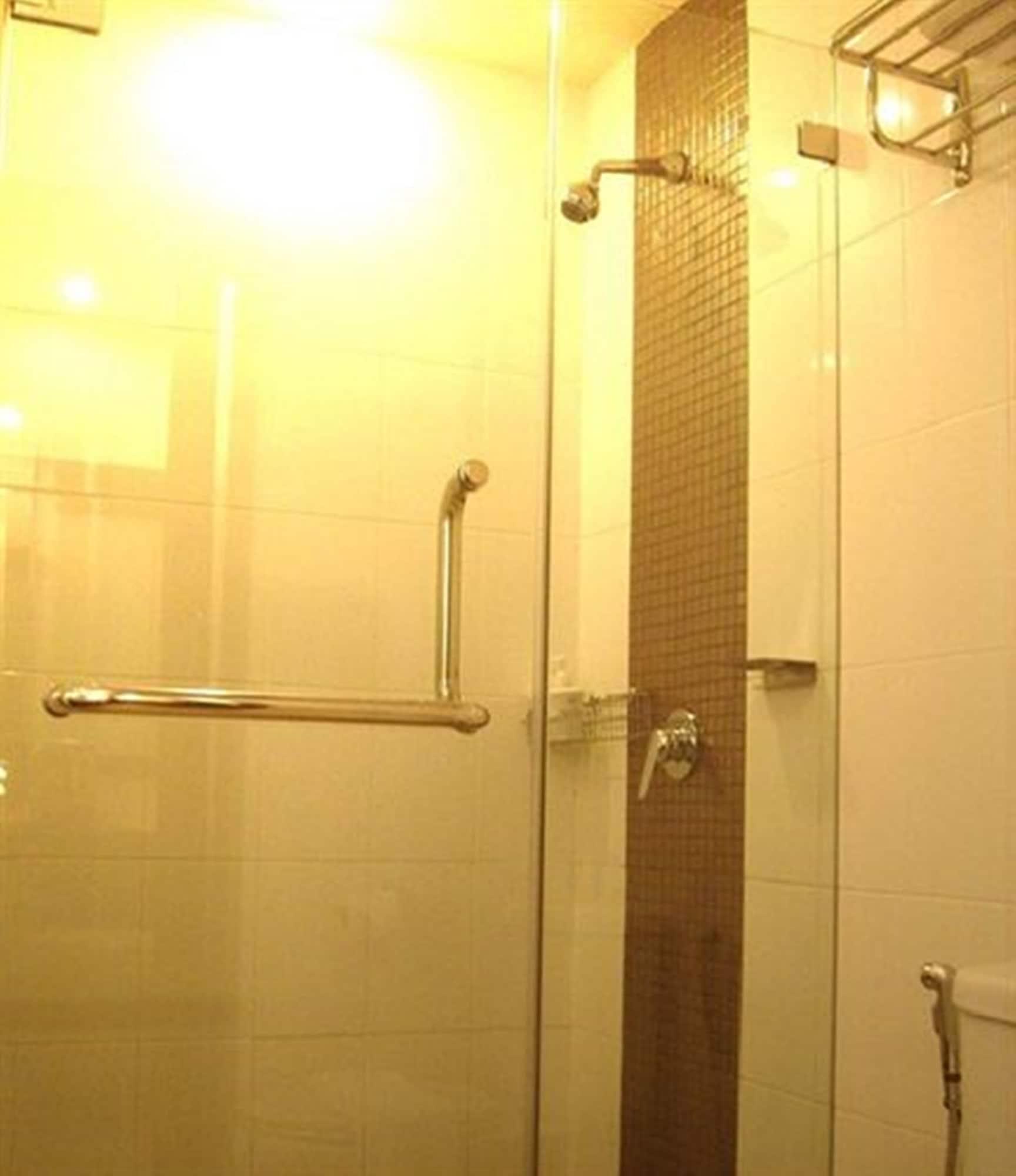 Maninarakorn Hotel