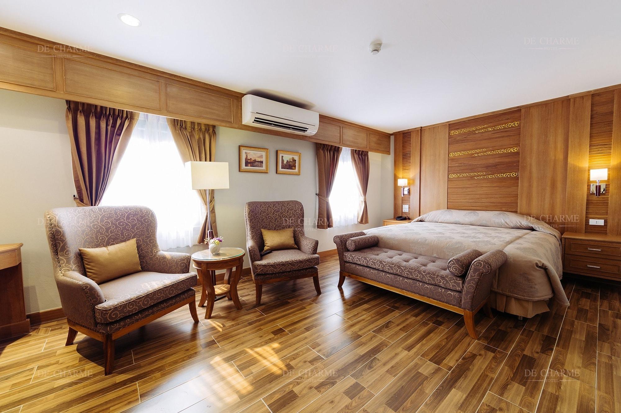 Decharme Hotel