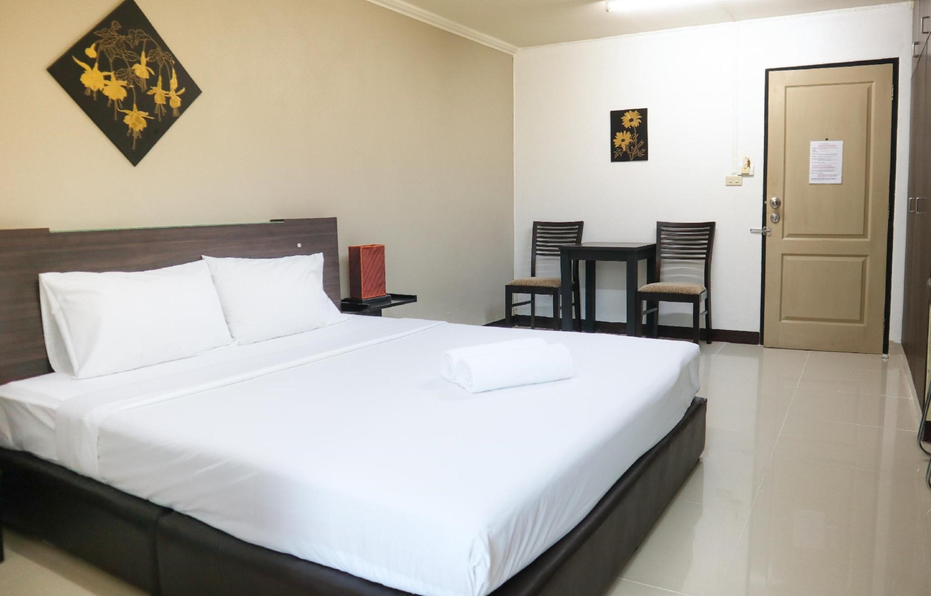 Smith Aparthotel 2*