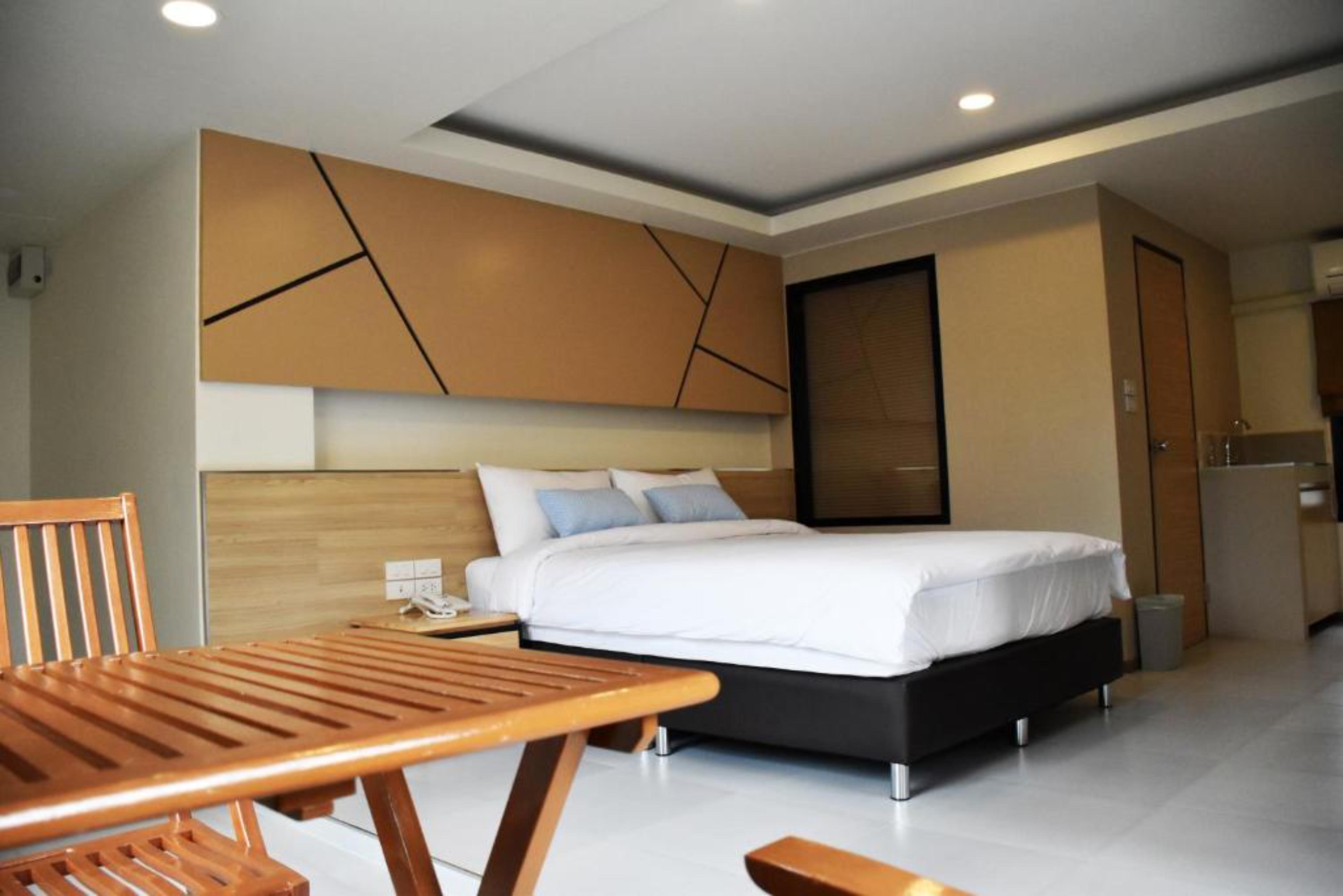 Tuck Me In Hotel 3*