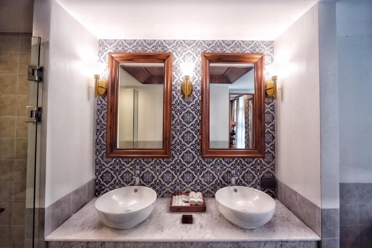De Manor Hotel 4*