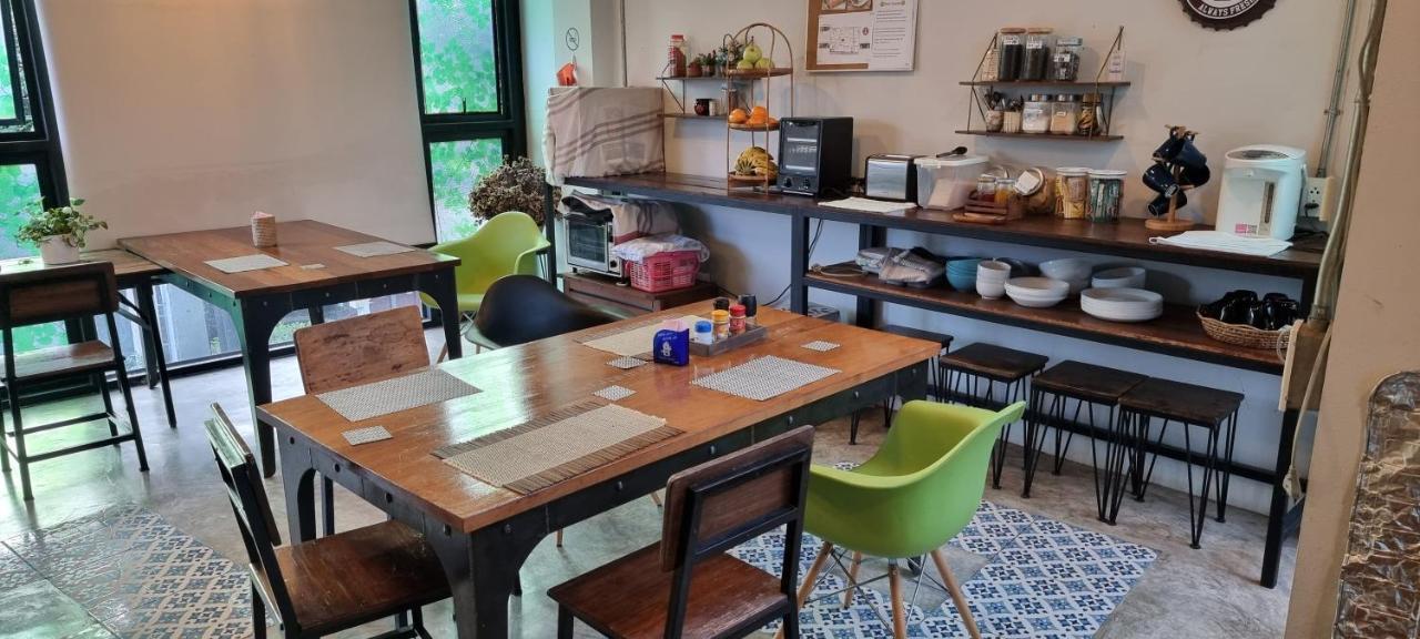 Hotel 33 Poshtel (adults Only) 3*