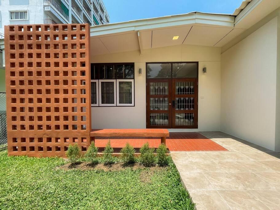 Ray's Home,3br With Front Yard,walkable To Nimman Chiang Mai