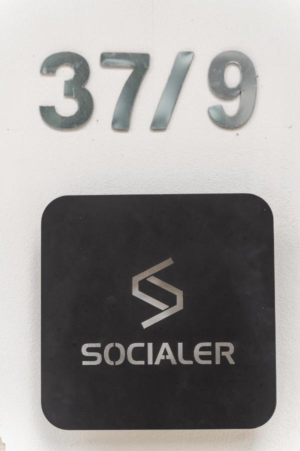Socialer Coliving & Coworking Space *