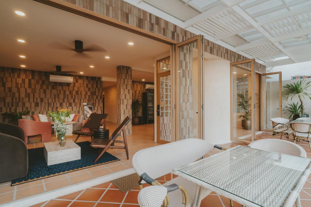 Clay Hotel