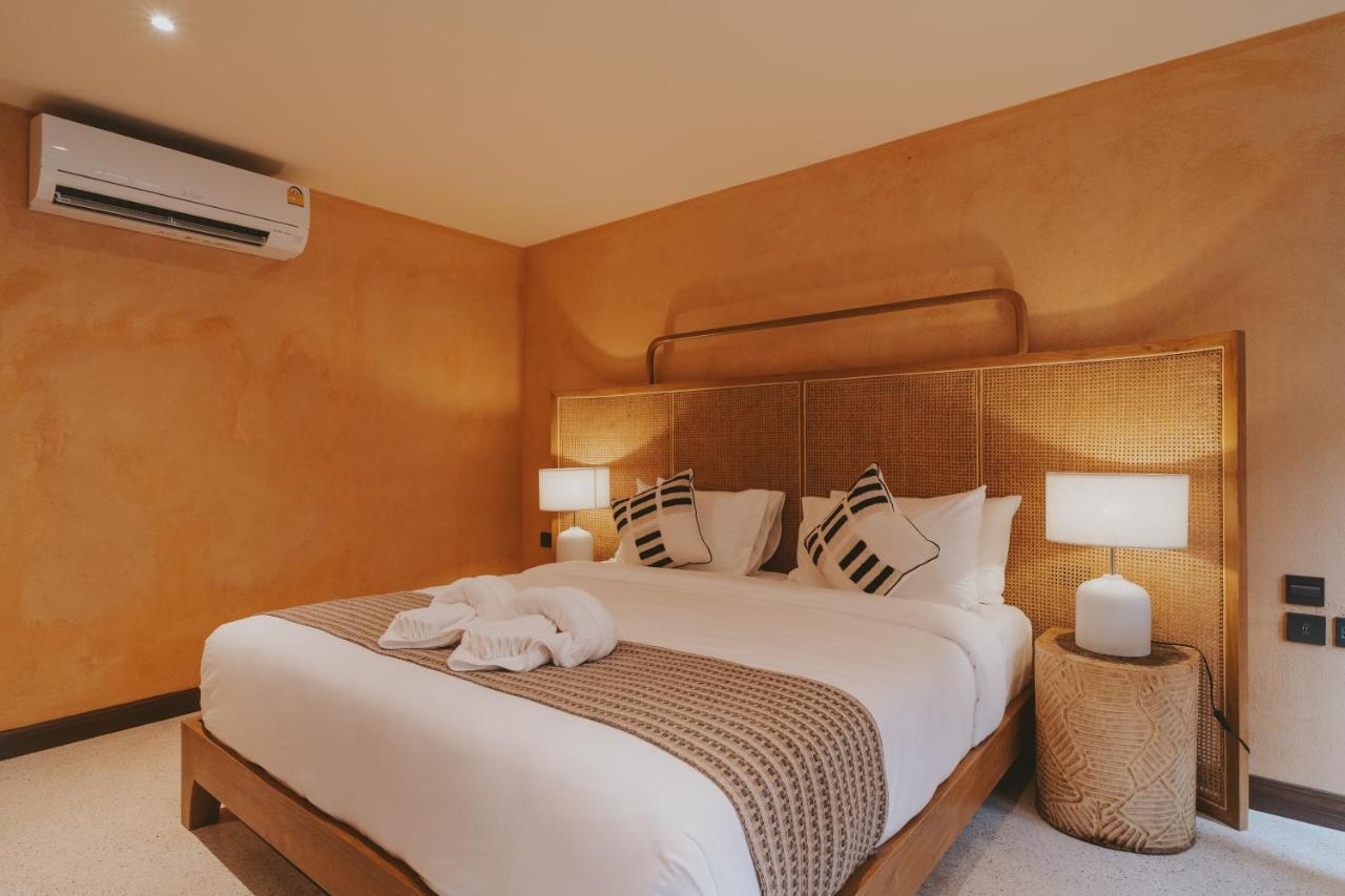 Clay Hotel