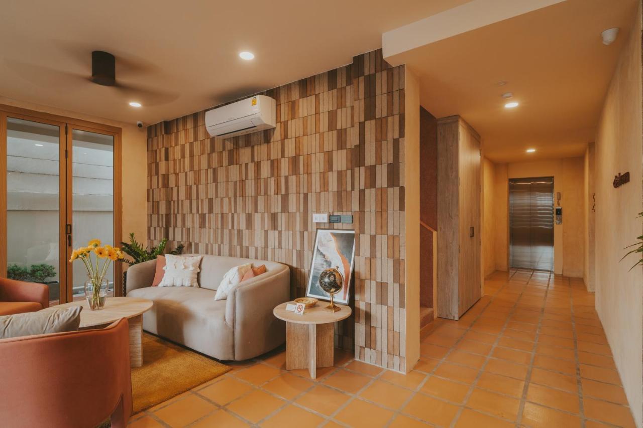 Clay Hotel