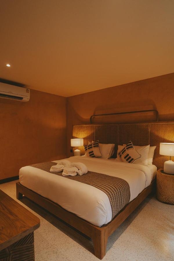Clay Hotel