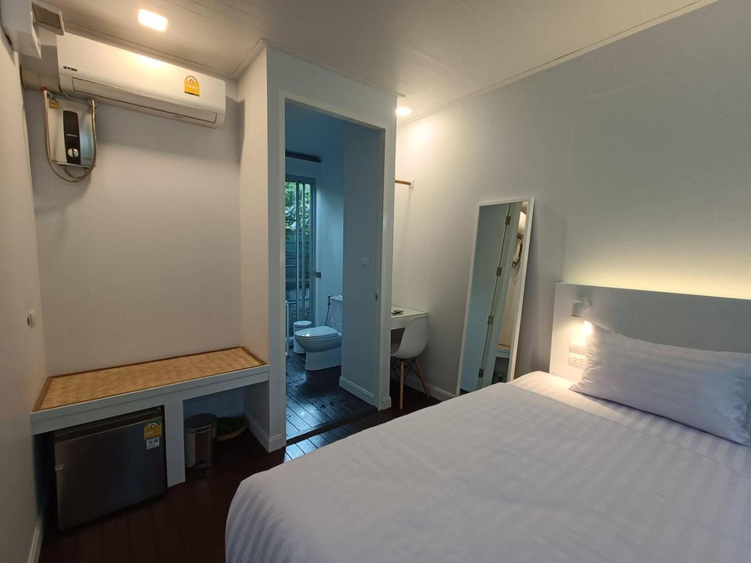 Cochet Hotel