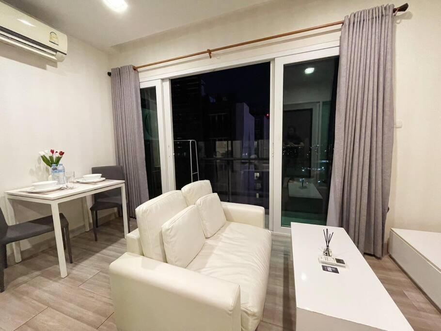 The Prio Near Airport Plaza *