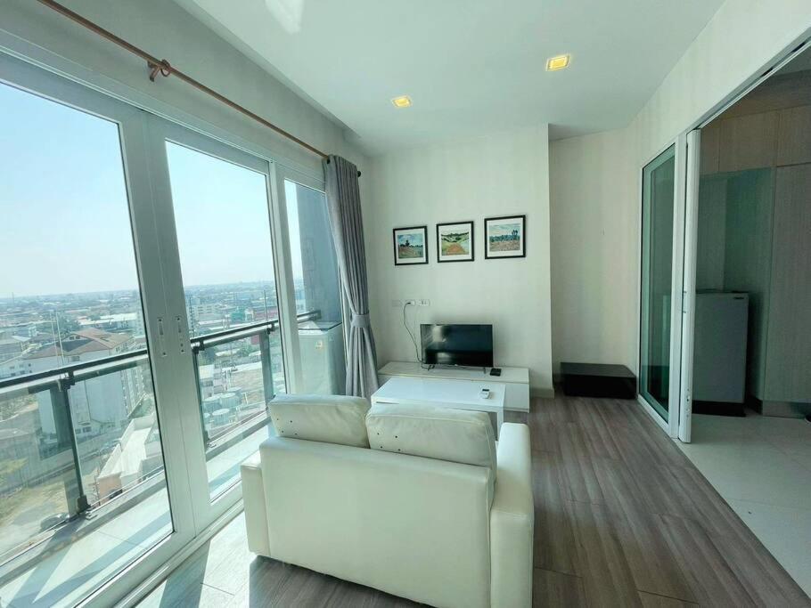 The Prio Near Airport Plaza