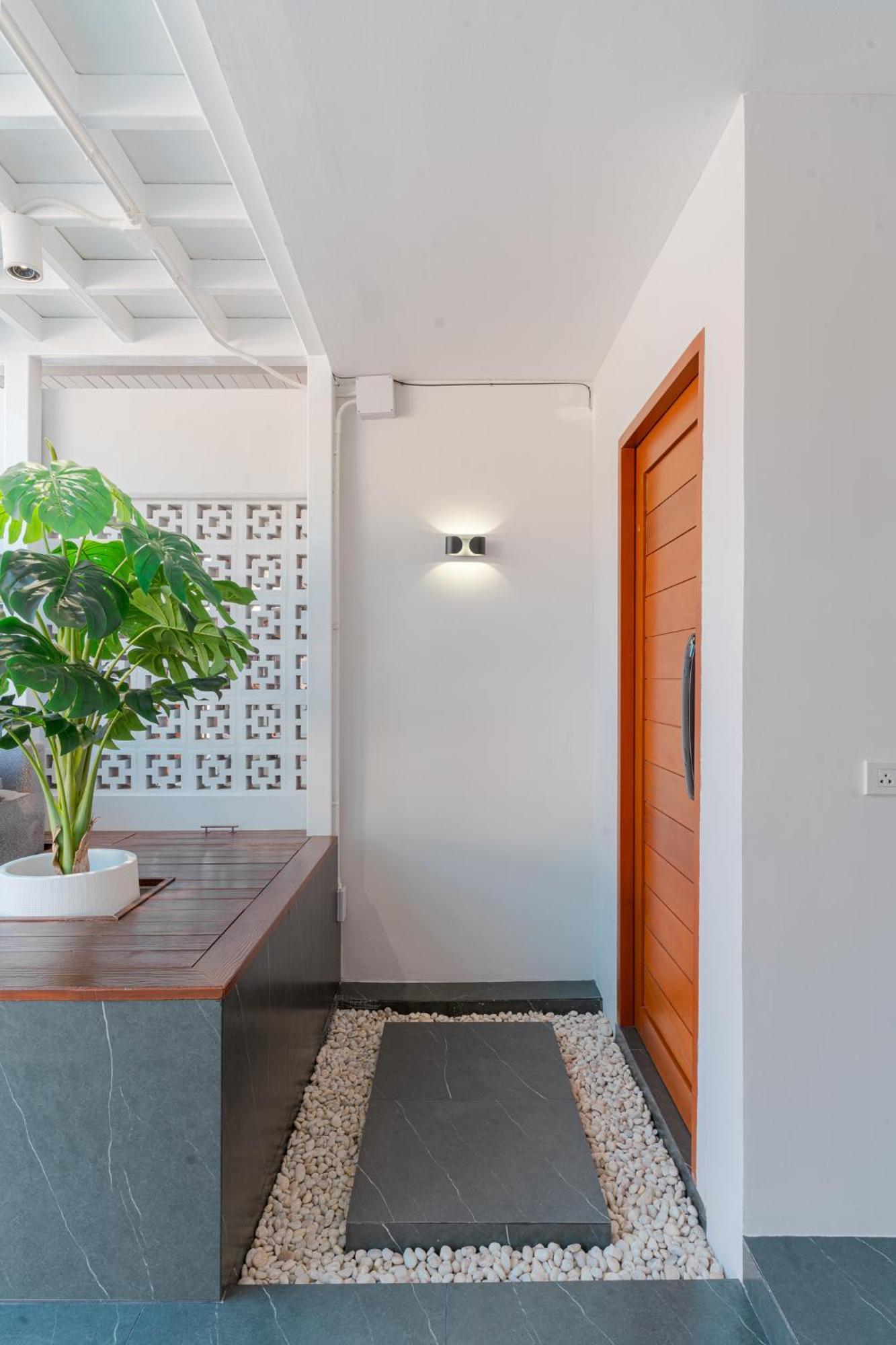 Modern Style Townhome /2br Near Cnx Moat Apartment