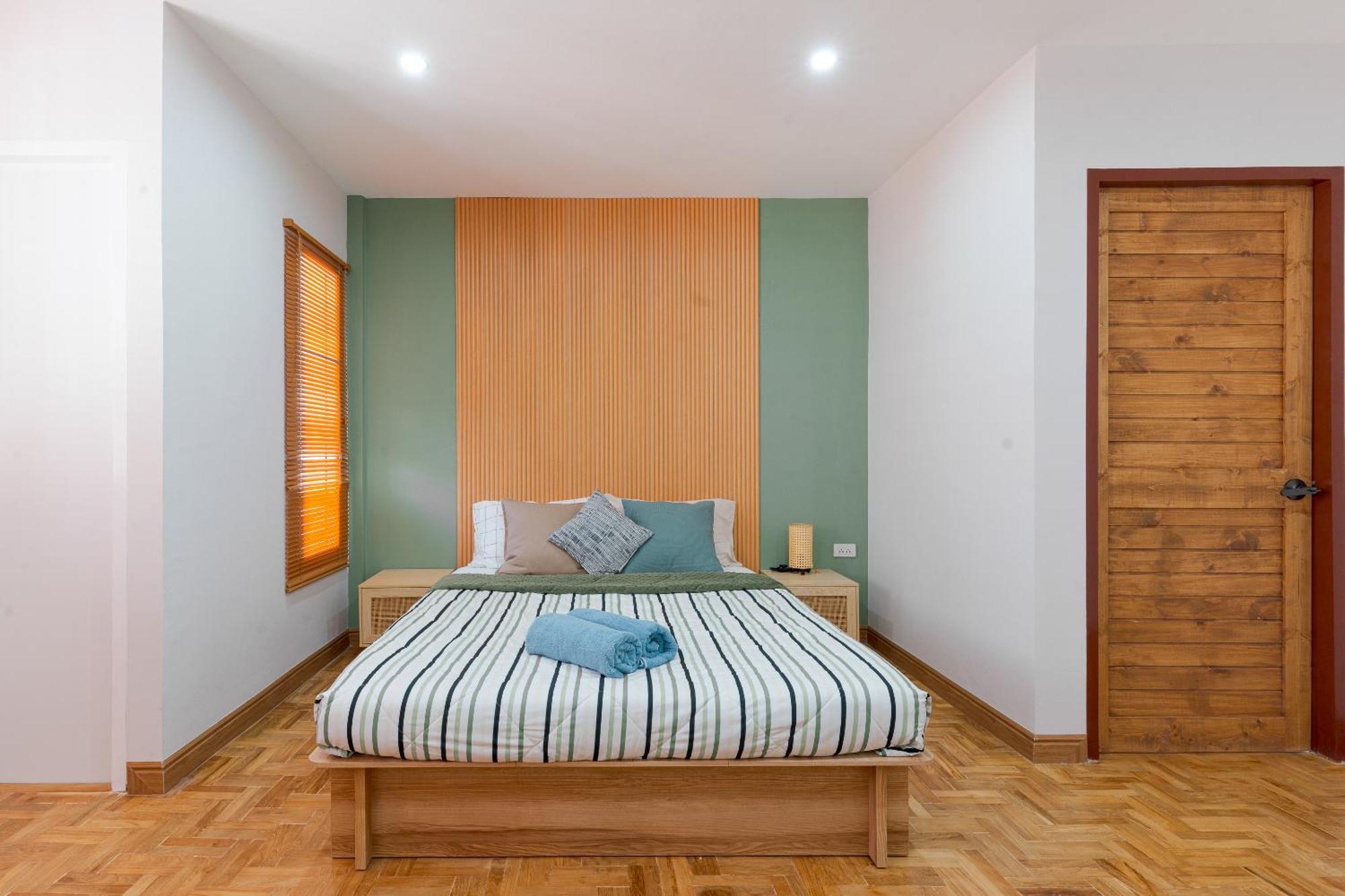 Modern Style Townhome /2br Near Cnx Moat * Chiang Mai