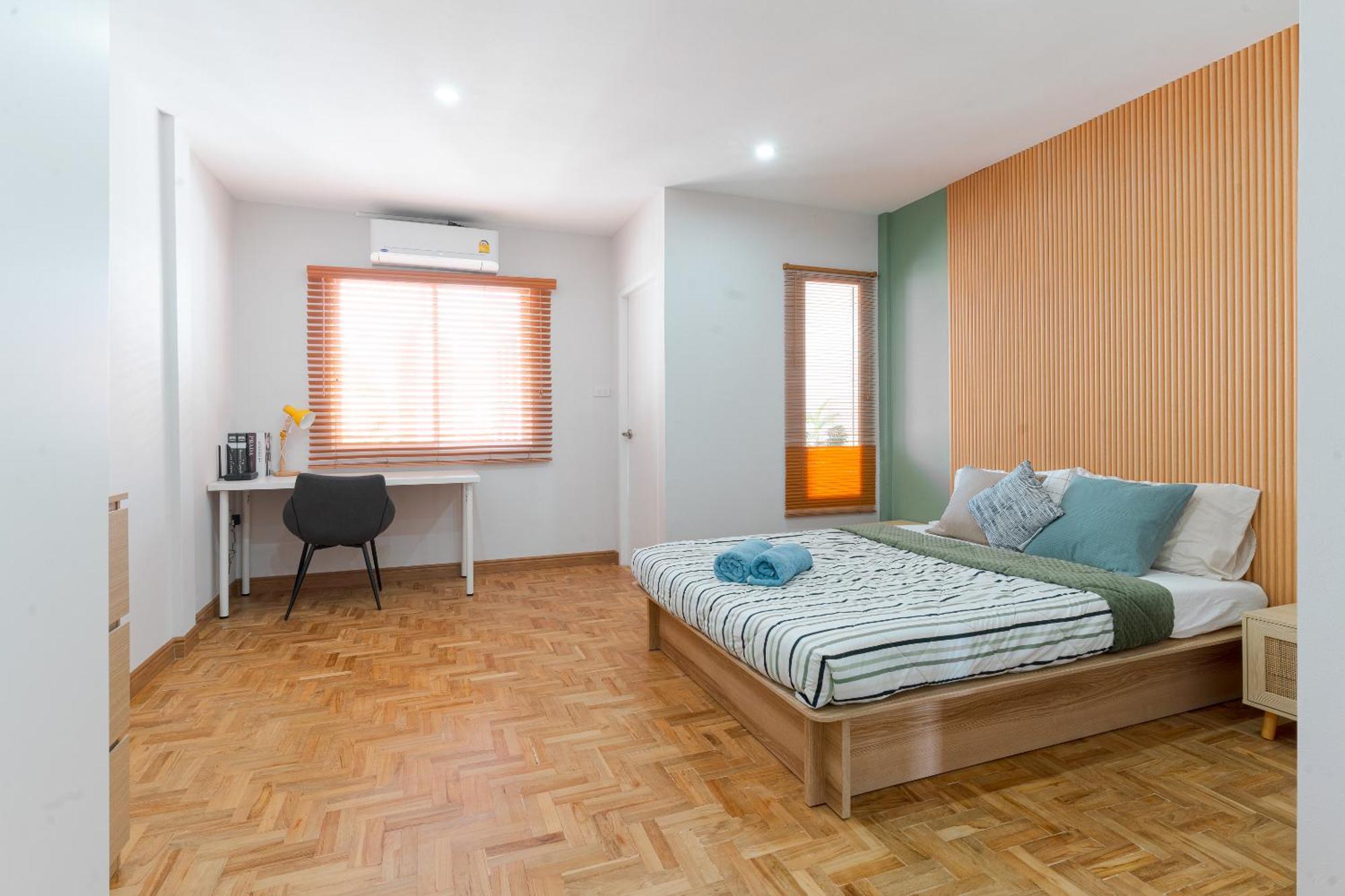 Modern Style Townhome /2br Near Cnx Moat Apartment Chiang Mai