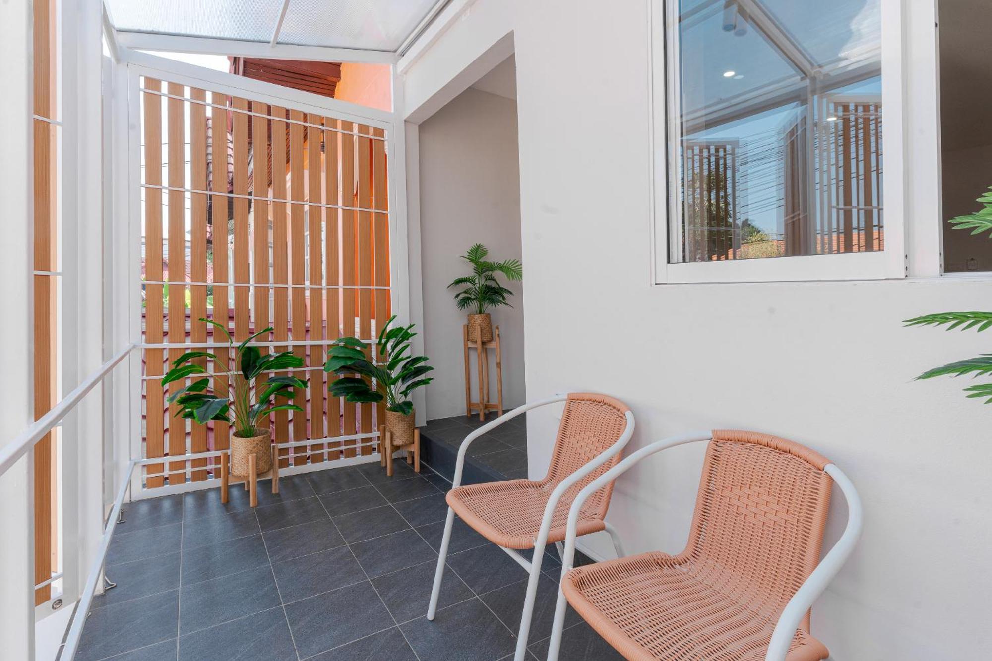 Apartment Modern Style Townhome /2br Near Cnx Moat Chiang Mai