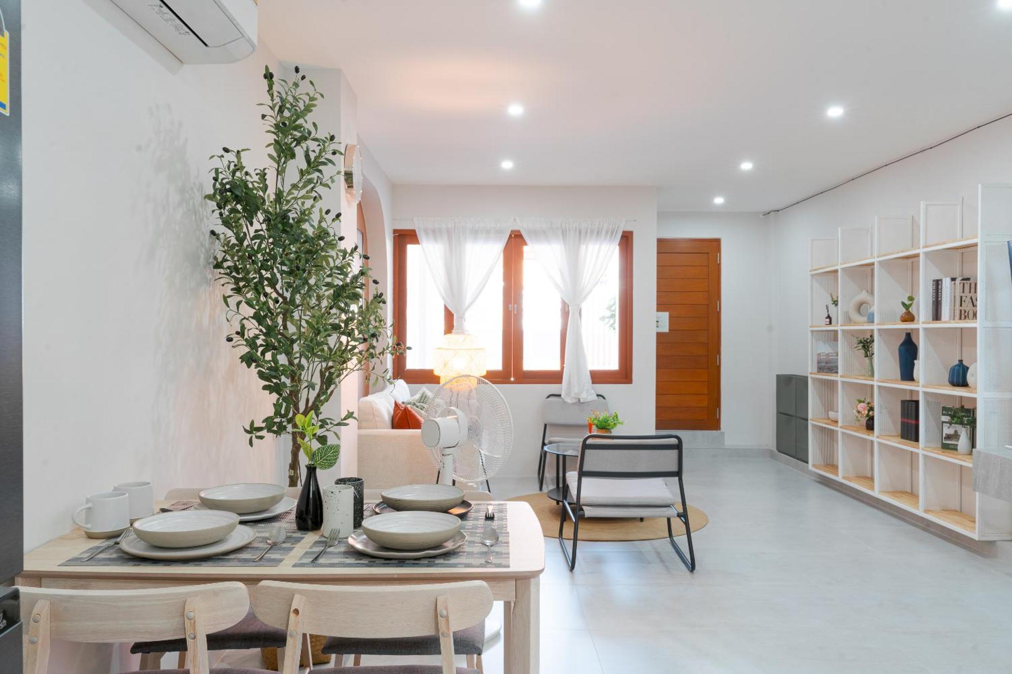 Modern Style Townhome /2br Near Cnx Moat Apartment Chiang Mai