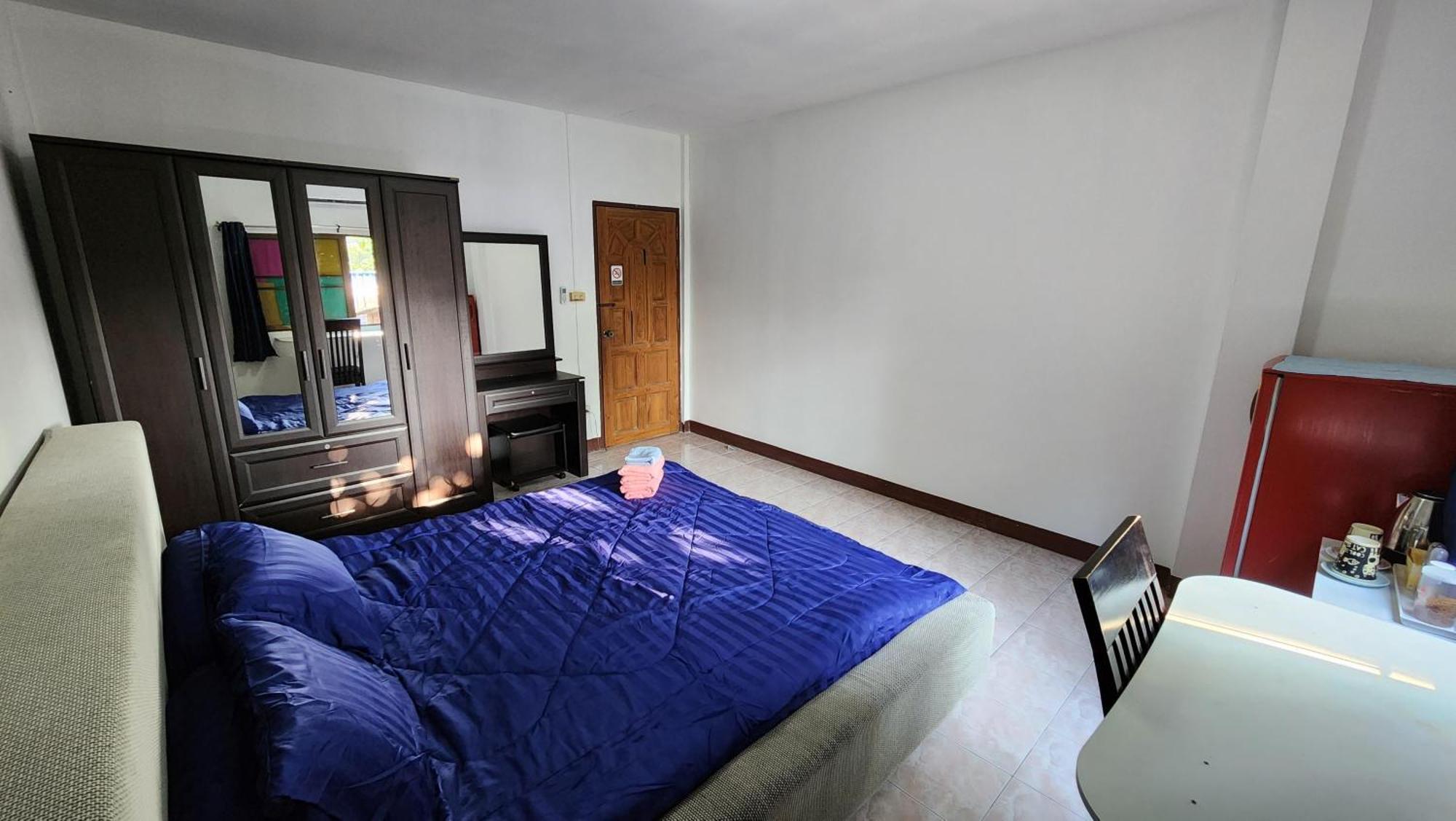 Homestay Comfy And Spacious Room, Close To The Royal Park Rajapruek *
