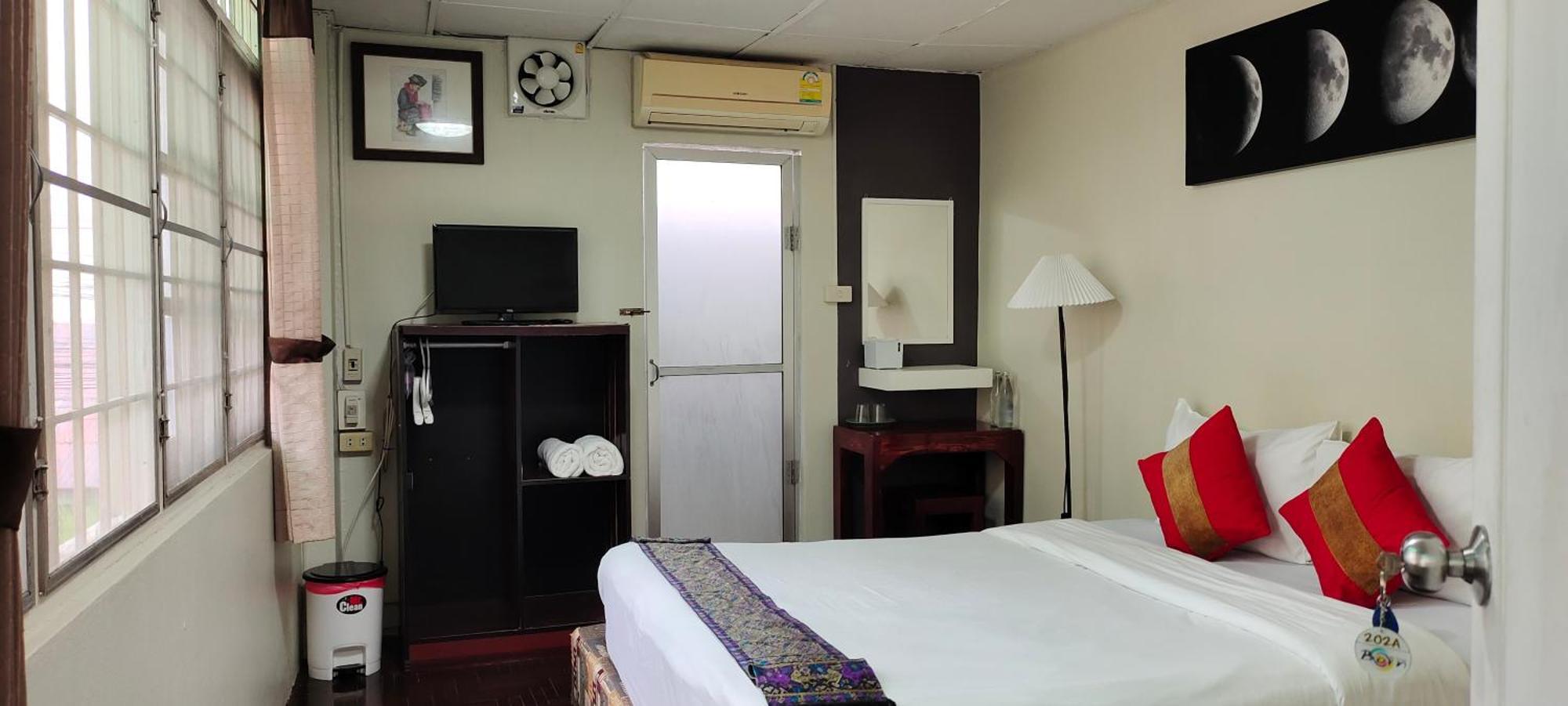 Hotel Born 2*