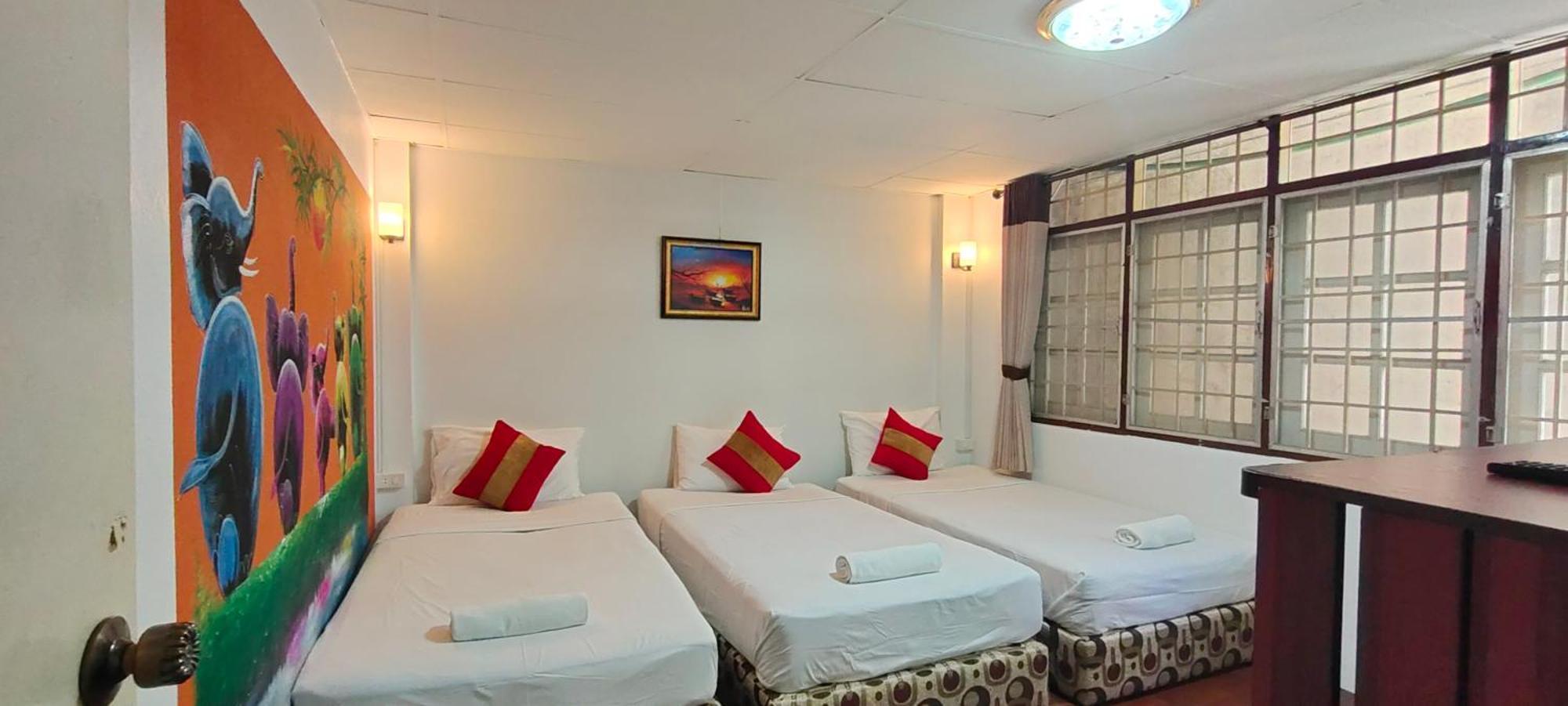 Born Hotel 2*