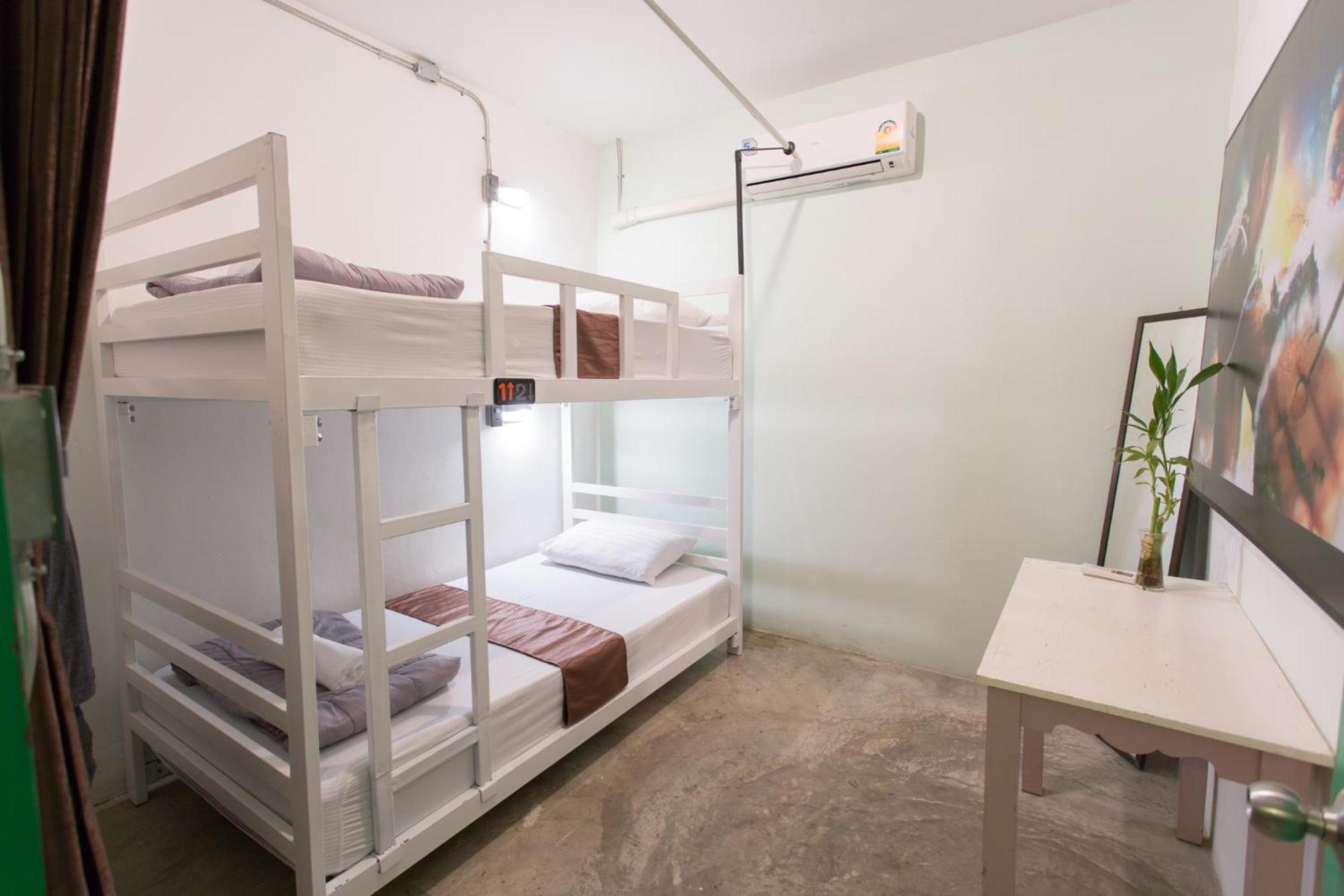 Hostel Zz *