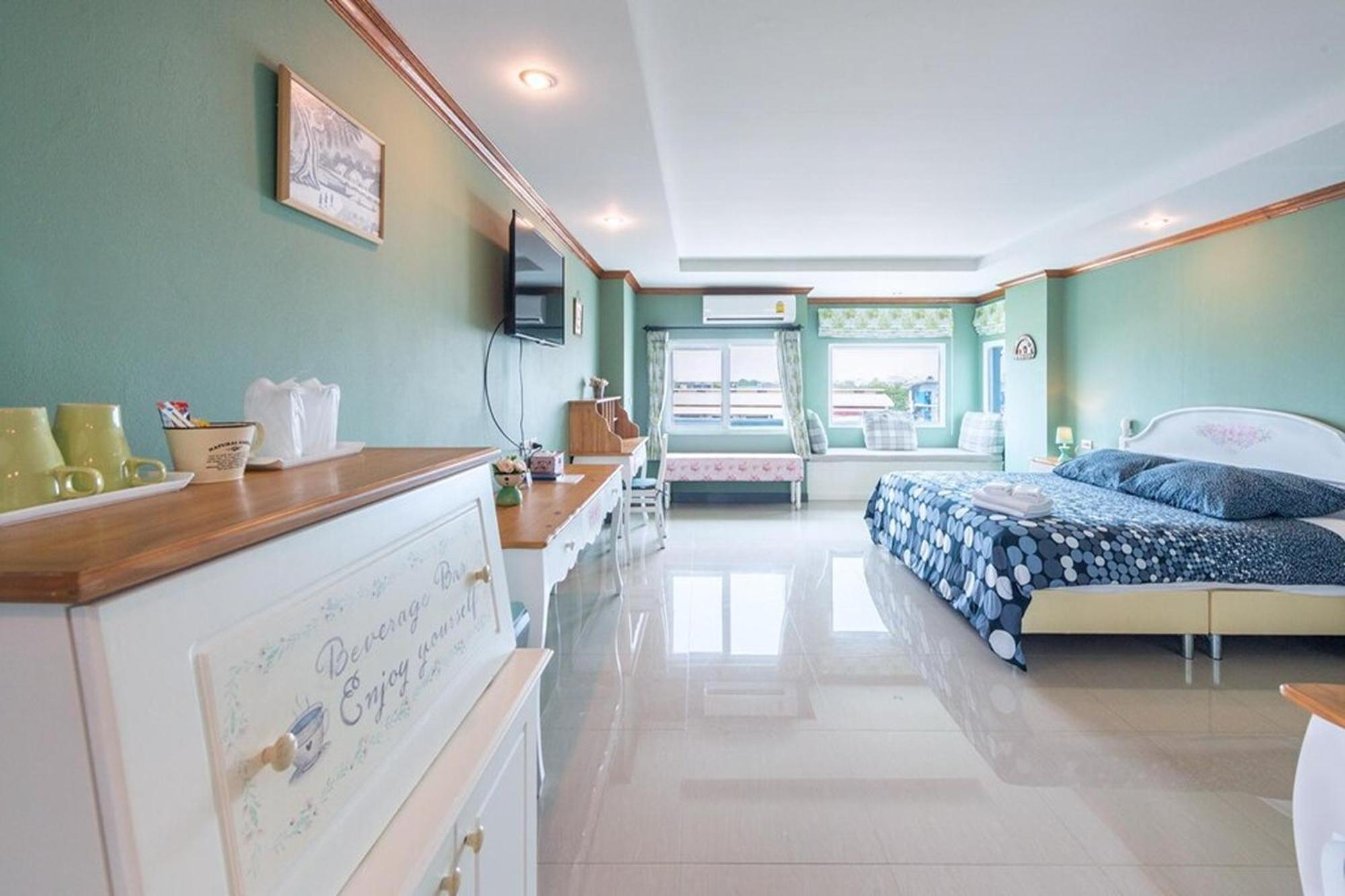 Hotel The Lilly 3*
