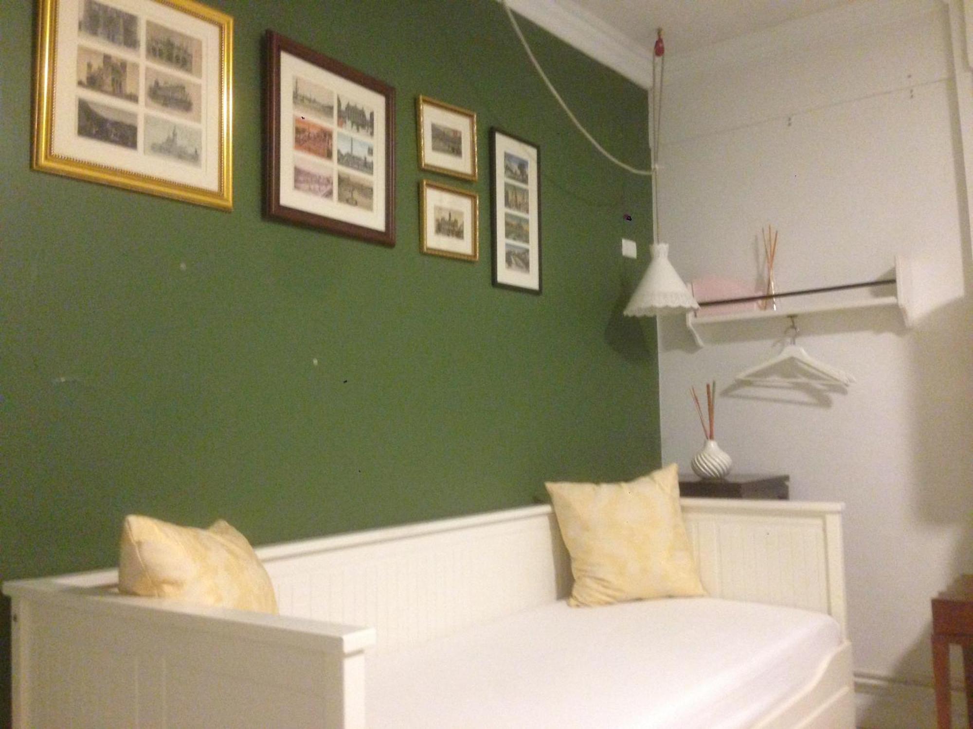 Bed In Town Hostel *