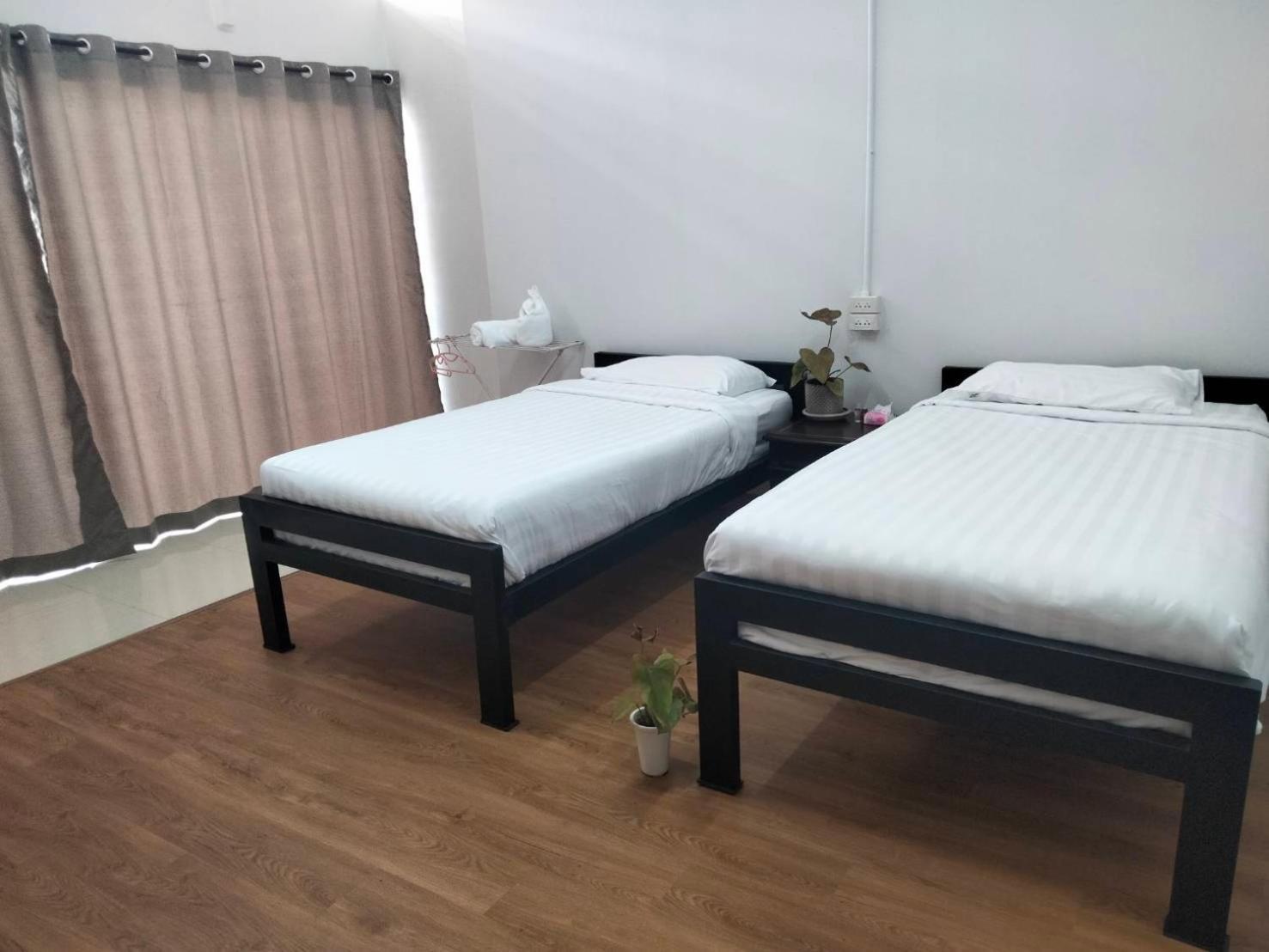 Chaiyee Coffee Hostel *