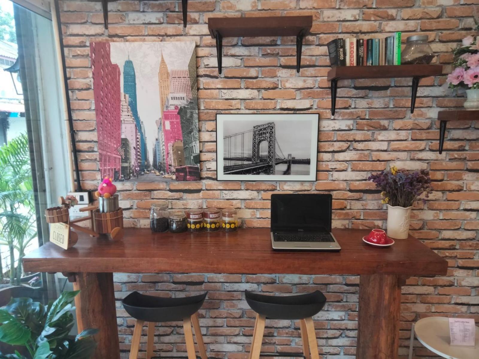 Chaiyee Coffee Hostel *
