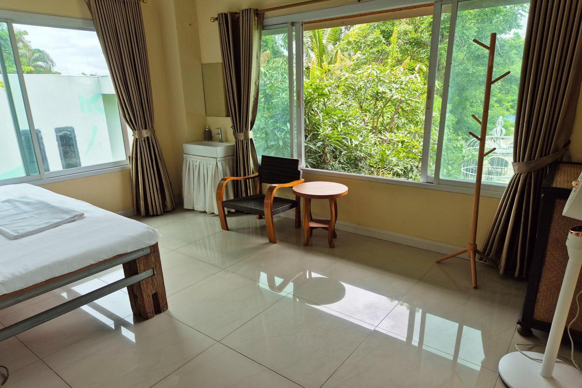 Thai Good Arts Resort *