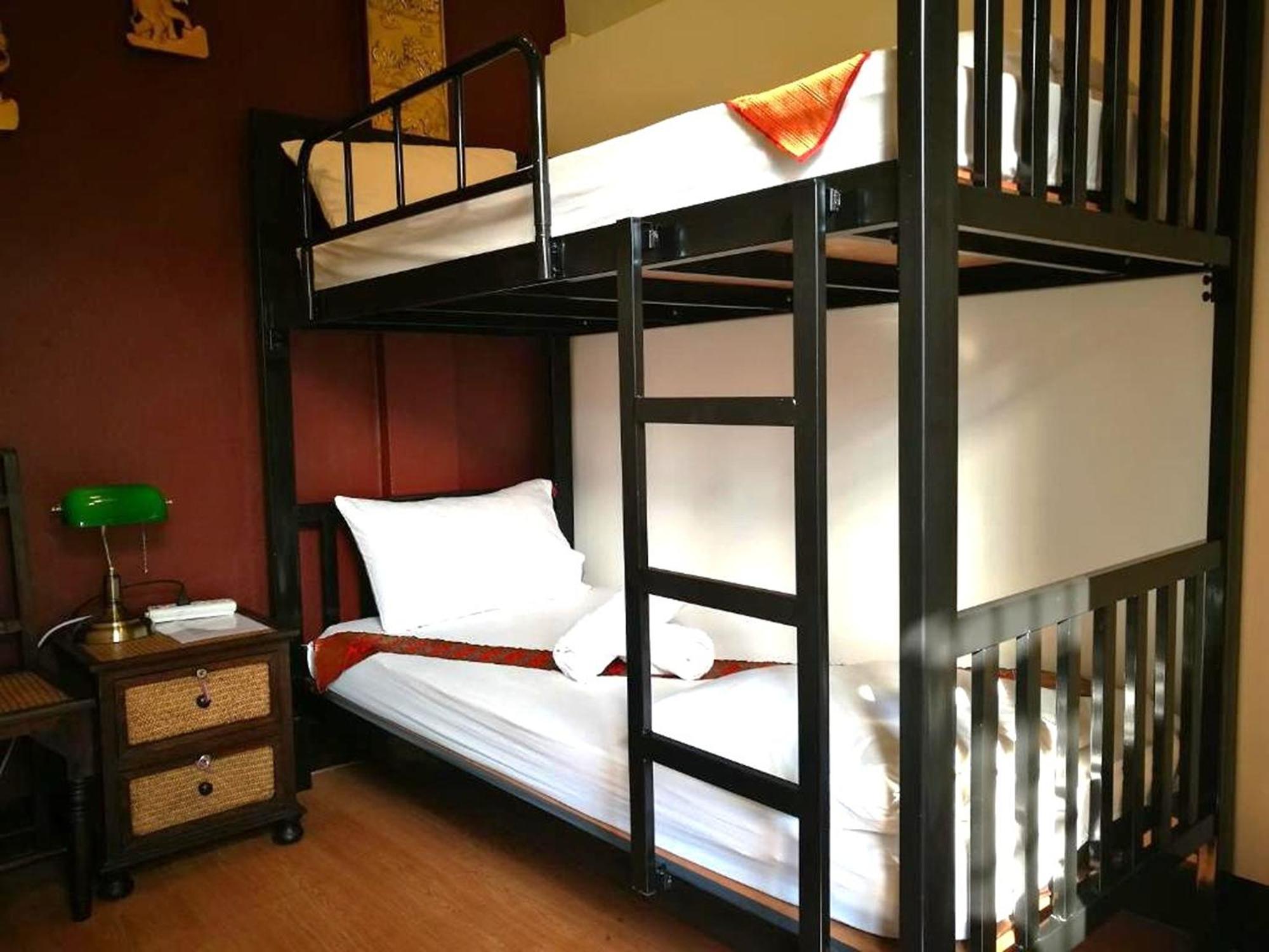 Ashi Poshtel Hostel