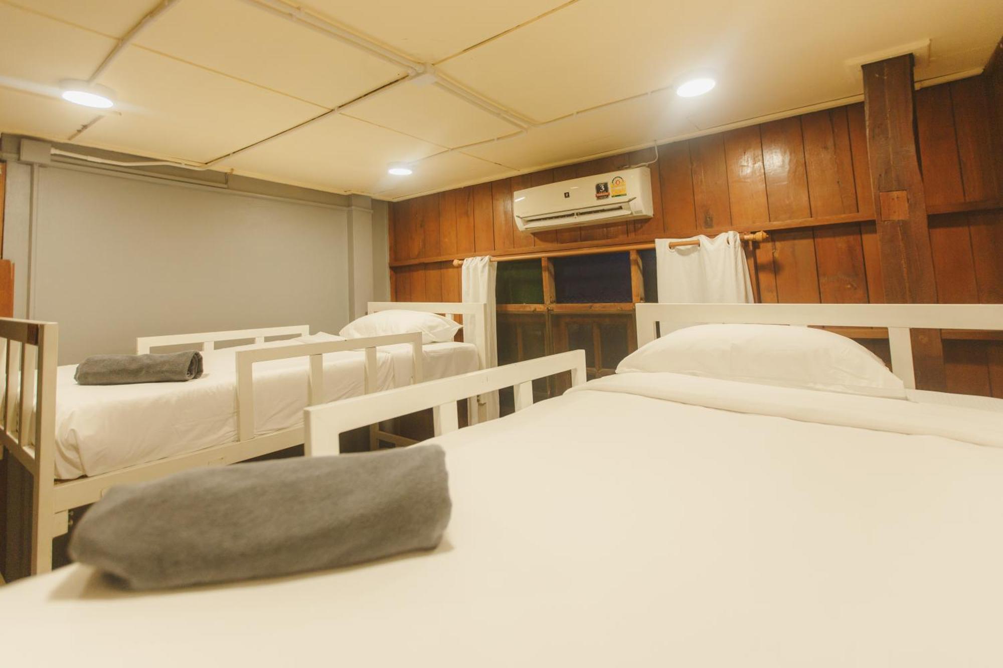 Agga Cnx Albergue