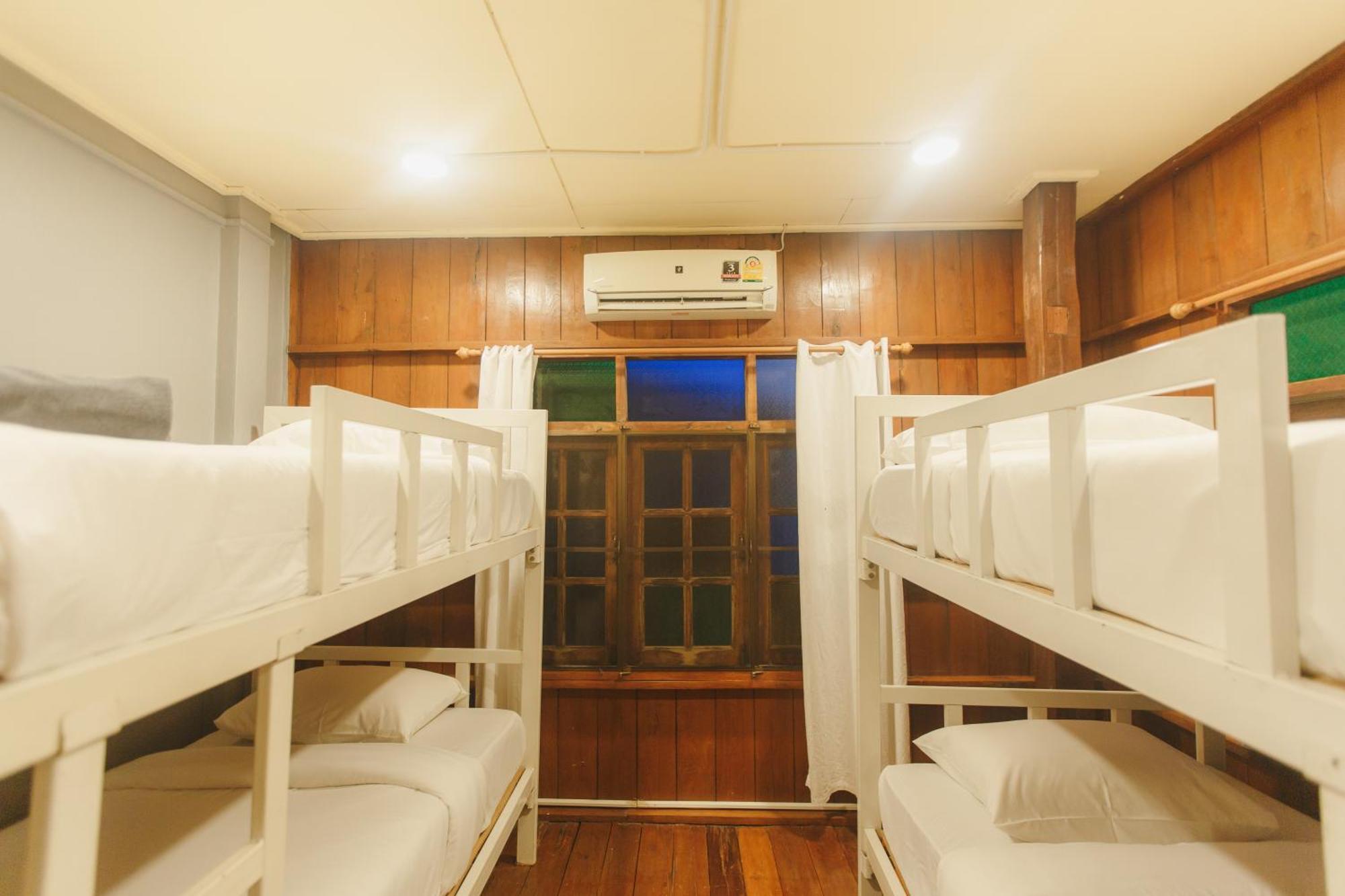 Agga Cnx Albergue *