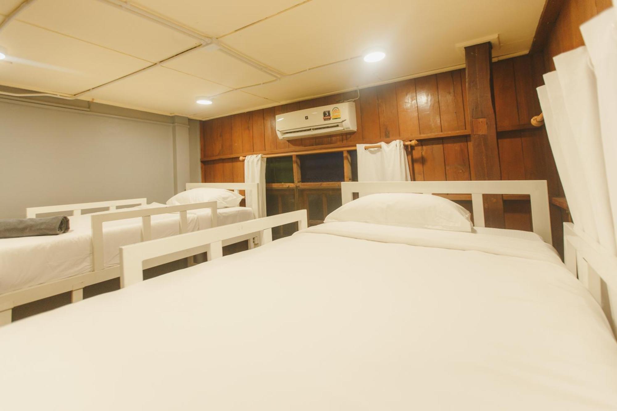 Agga Cnx Albergue *
