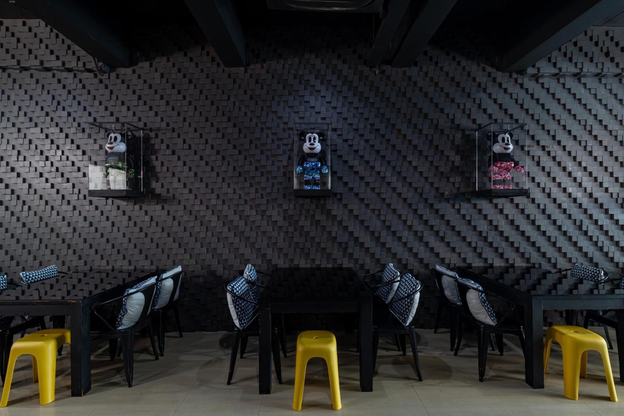 The Core Gallery 4*