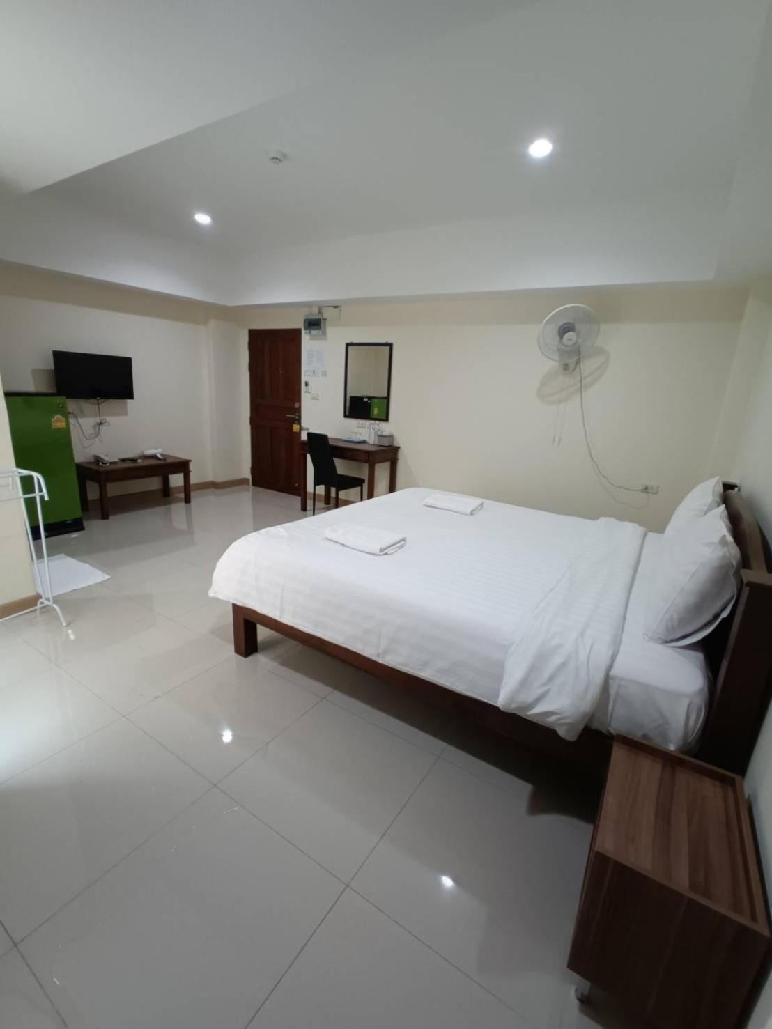Hotel Canary House Rachawong คานารี่ เฮ้าส์ ราชวงศ์ 3*