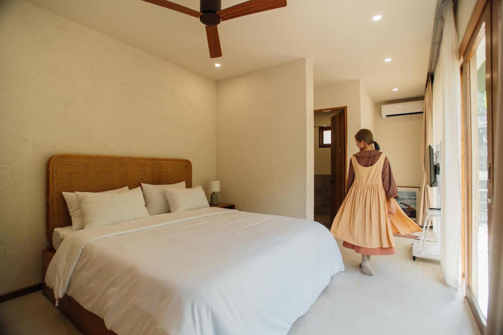 Hotel Taryn Tara Cafe And 4*