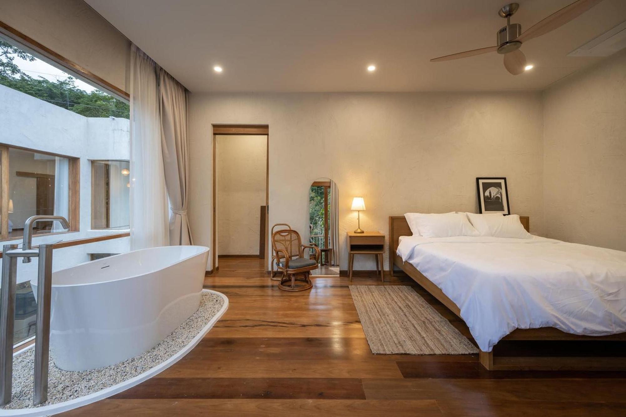 Taryn Tara Cafe And Hotel