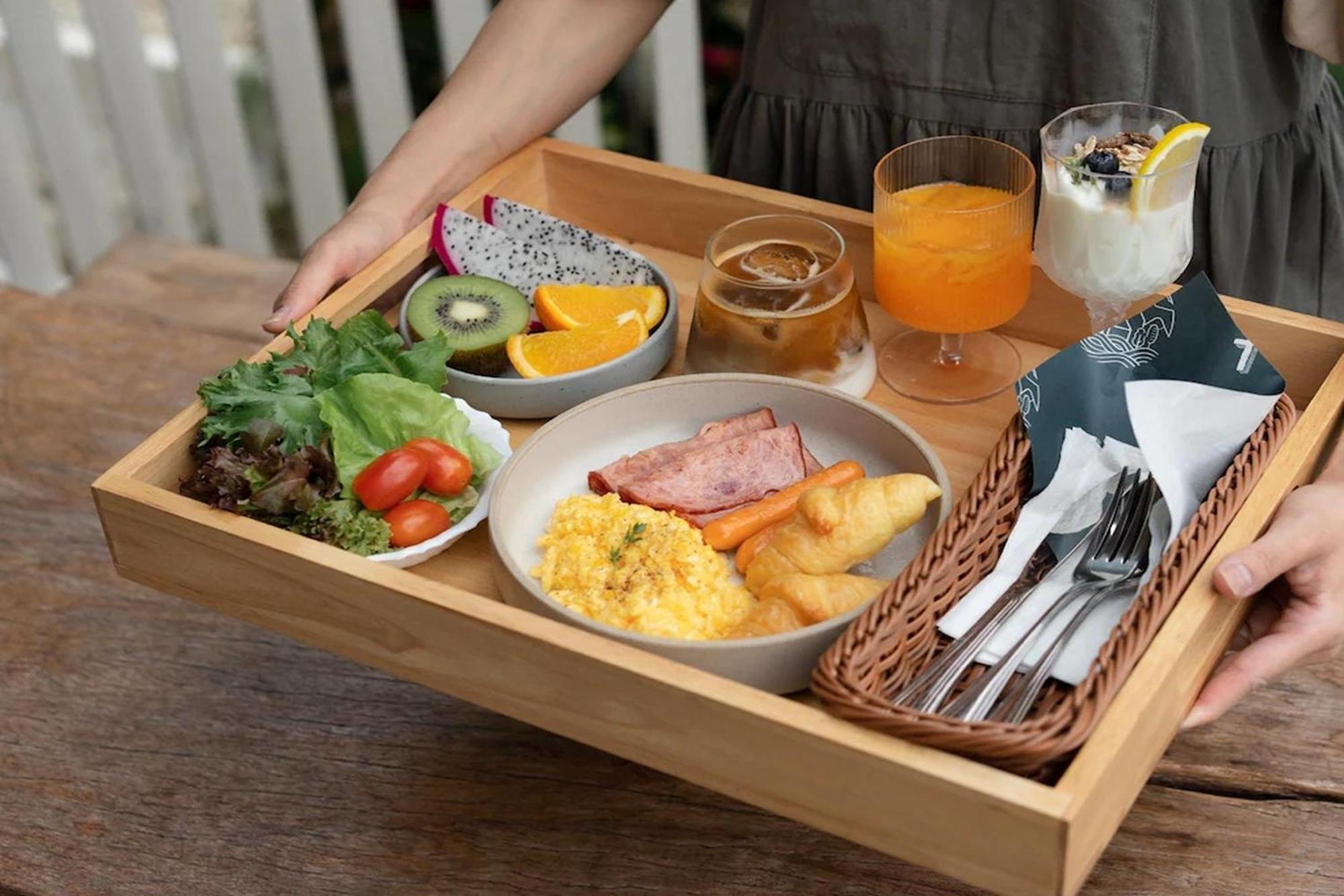 Taryn Tara Cafe And 4* Chiang Mai
