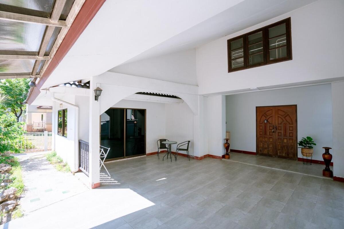 Holiday home 3br Cosy In Chiangmai With Public Pool *