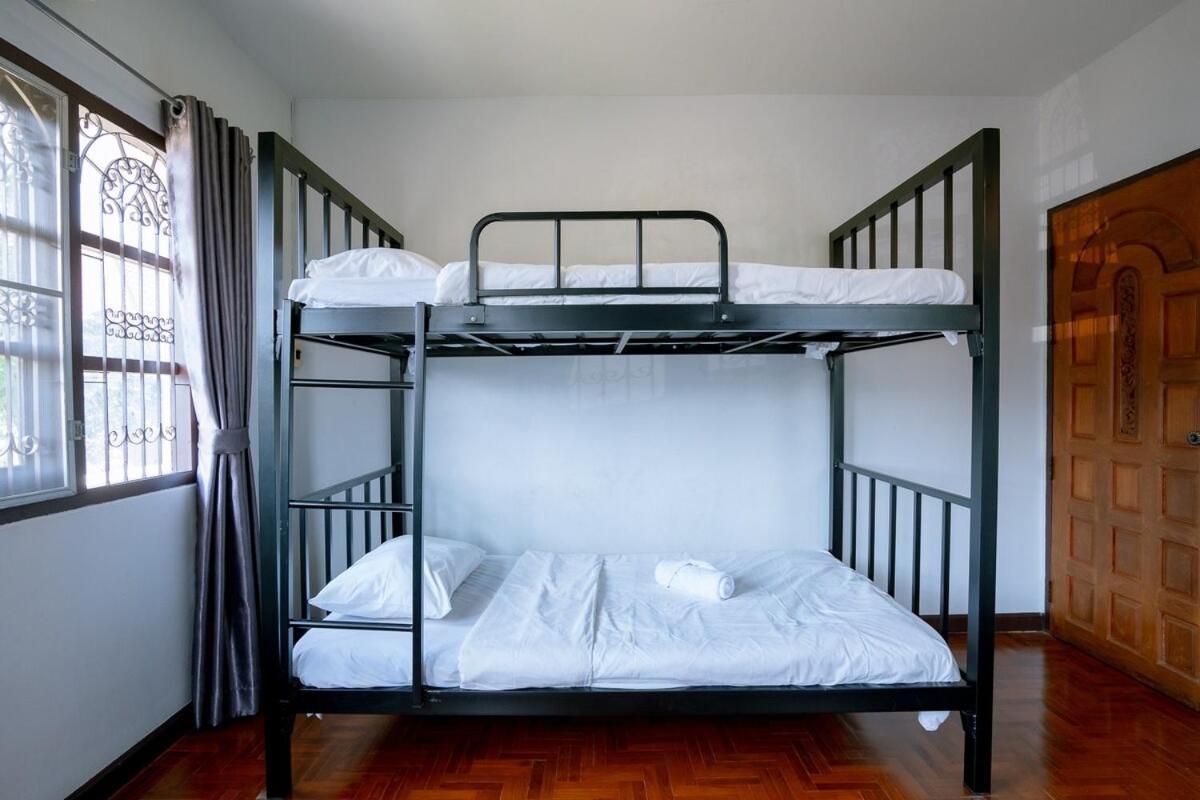 3br Cosy In Chiangmai With Public Pool Holiday home *
