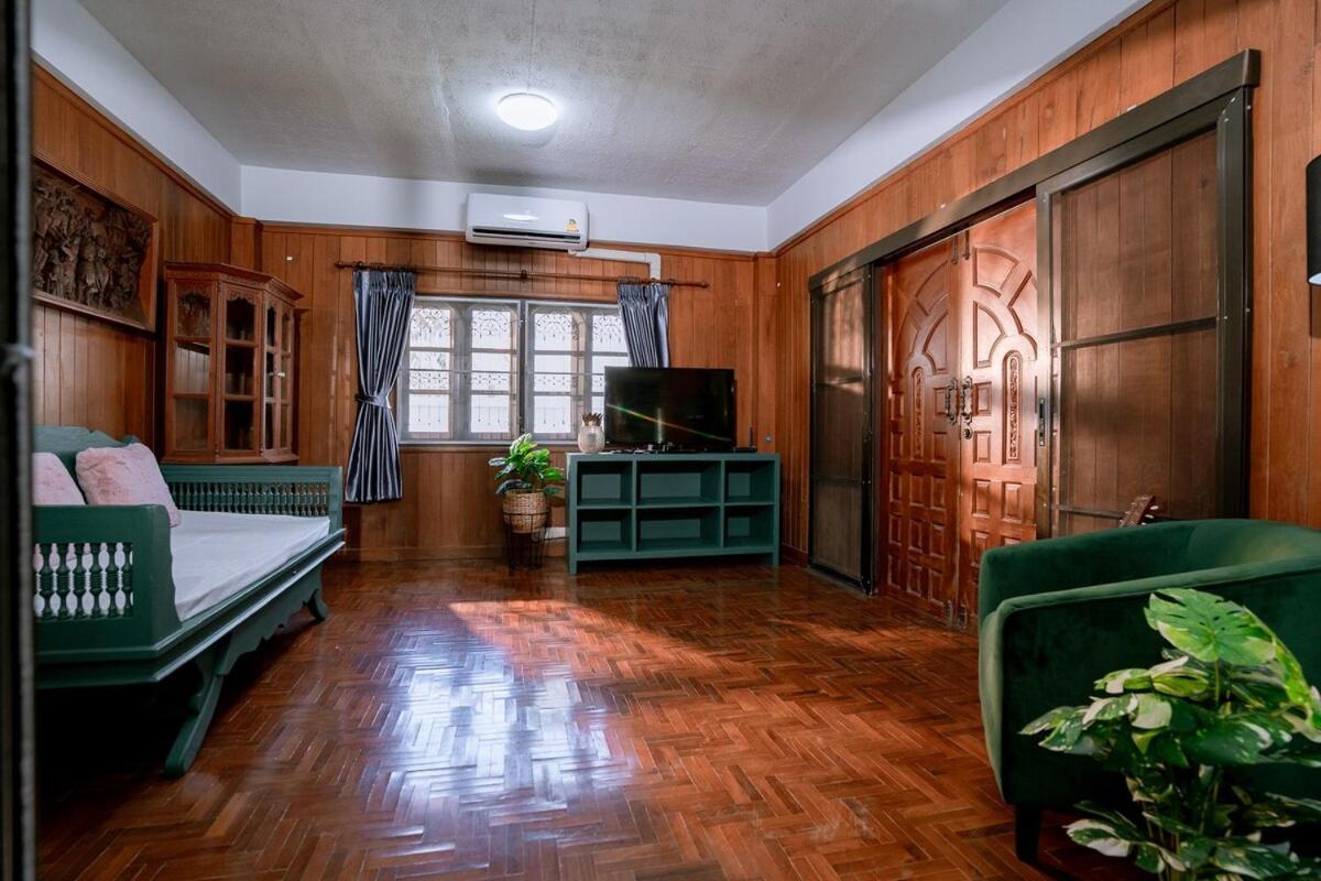 Holiday home 3br Cosy In Chiangmai With Public Pool