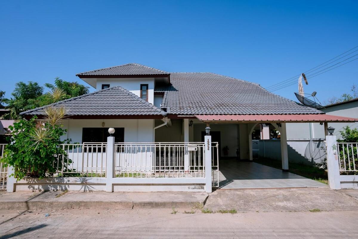 3br Cosy In Chiangmai With Public Pool Holiday home *