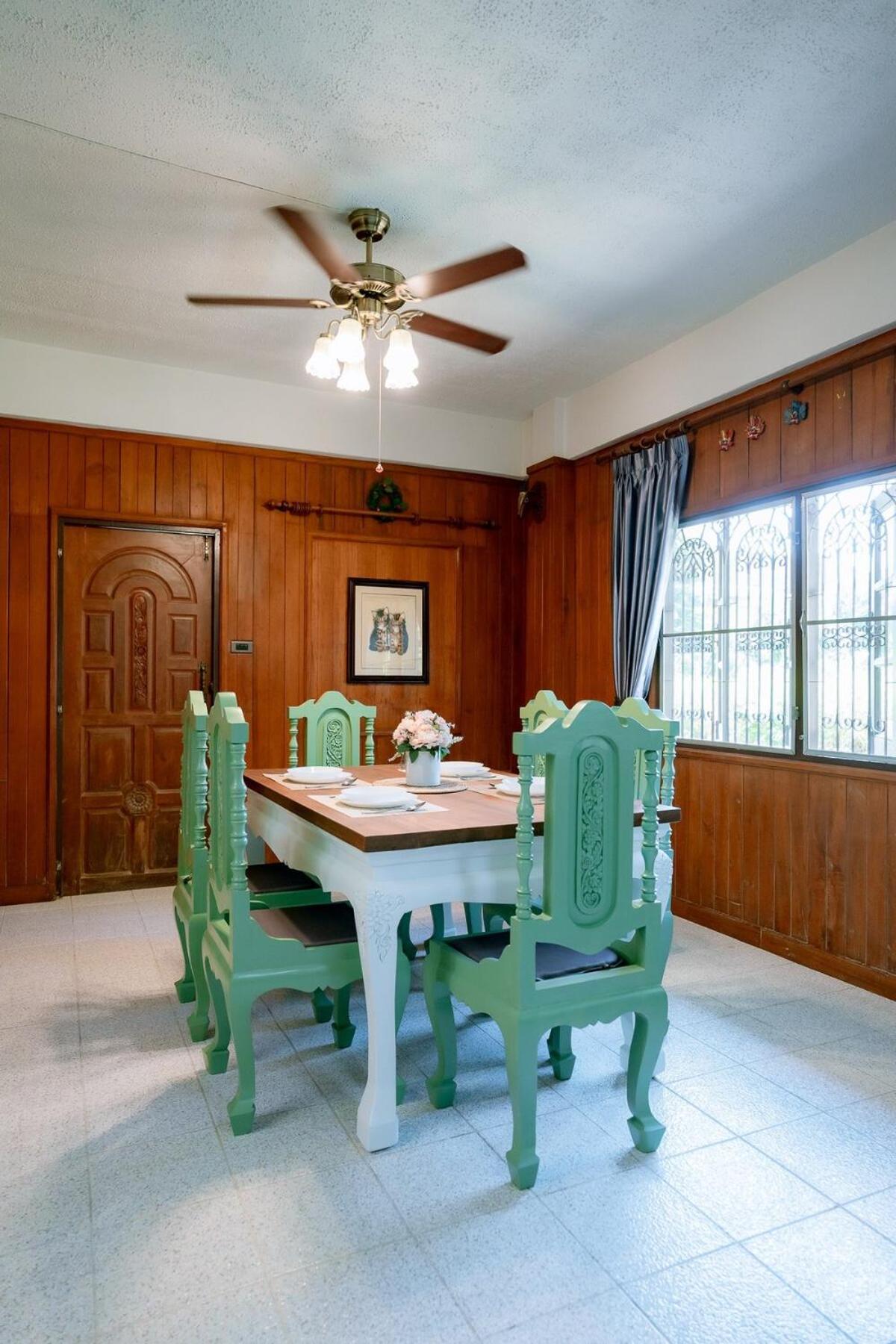 Holiday home 3br Cosy In Chiangmai With Public Pool