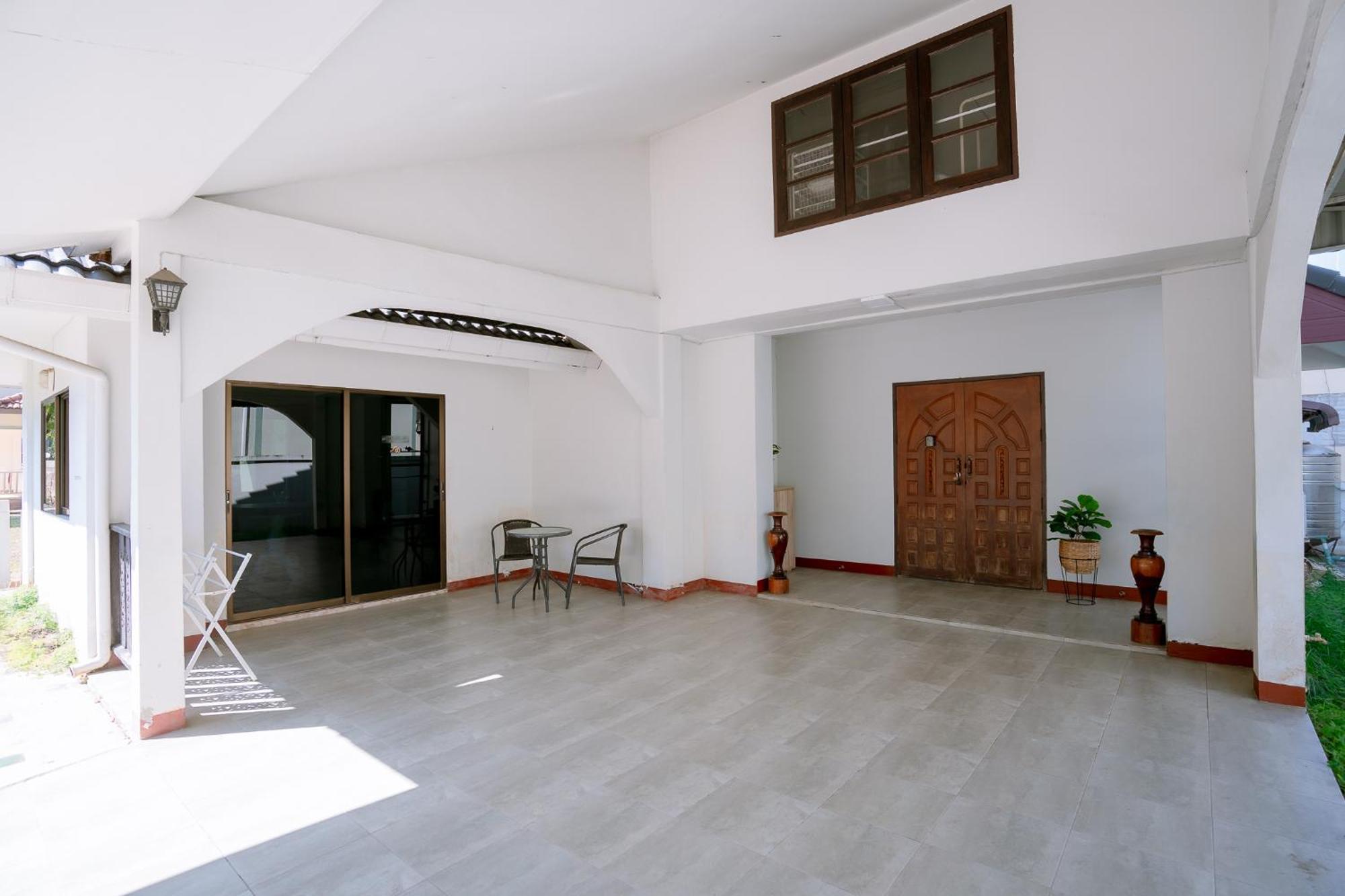 Holiday home 3br Cosy In Chiangmai With Public Pool