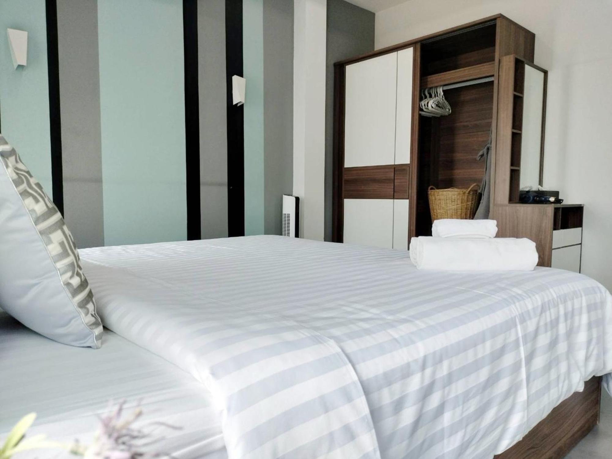 Rajapruek Entire 3 7 Bedrooms Near Airport Villa *