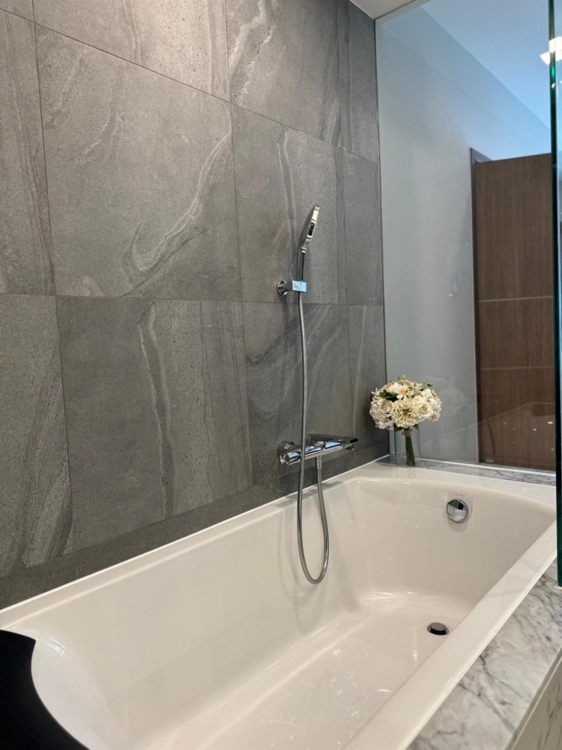 Bright Large 2b2b 73sqm -astra Sky River Rooftop Pool Appartement