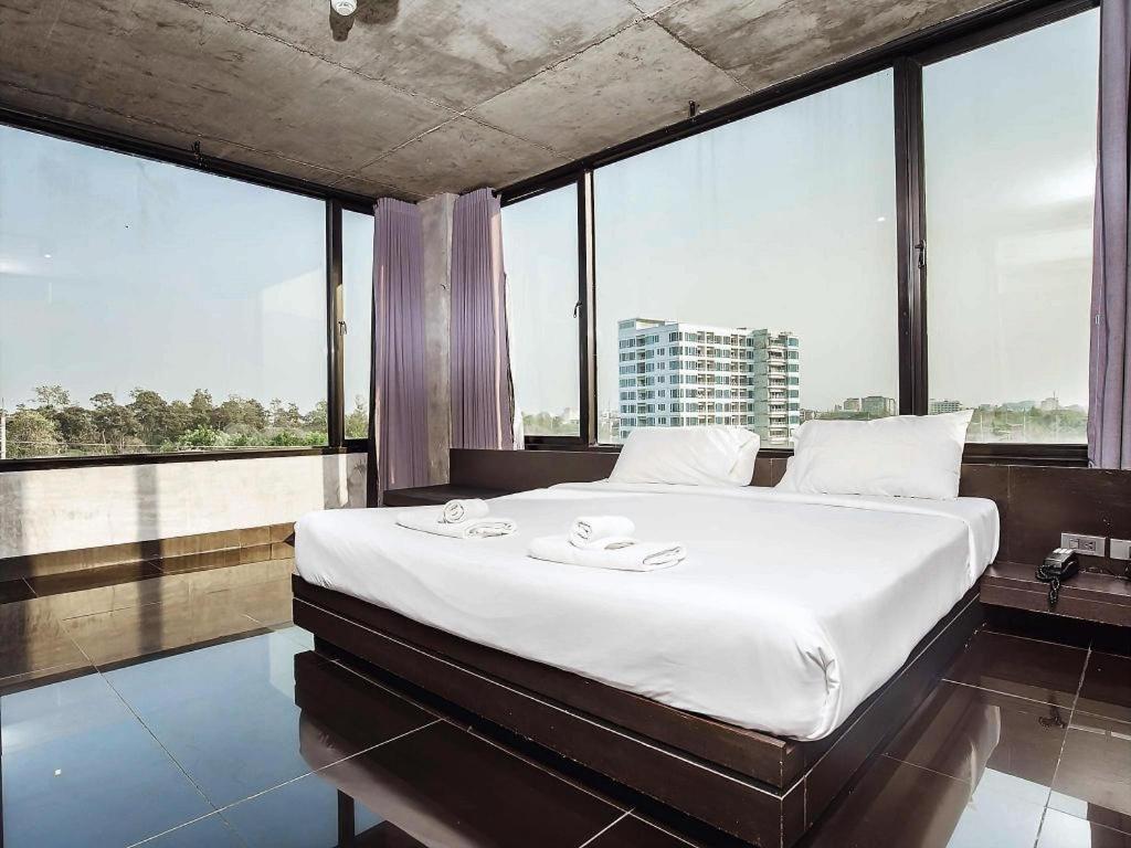 Hotel B2 Black Business And Budget