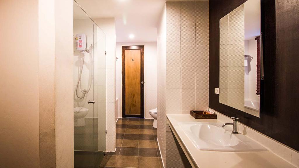 B2 Premier & Hotel 3*